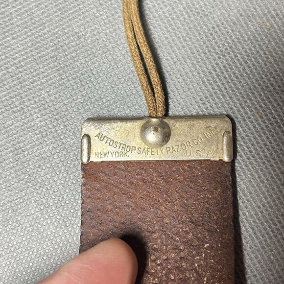 1938 Original Barber Shop Leather Razor Sharpening Strap-Autostrop Safety Razor - Picture 3 of 13